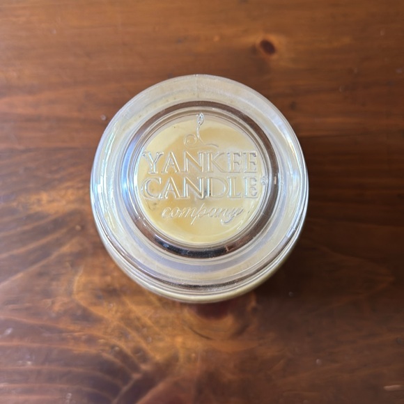 Yankee Candle French Vanilla - Picture 2 of 6